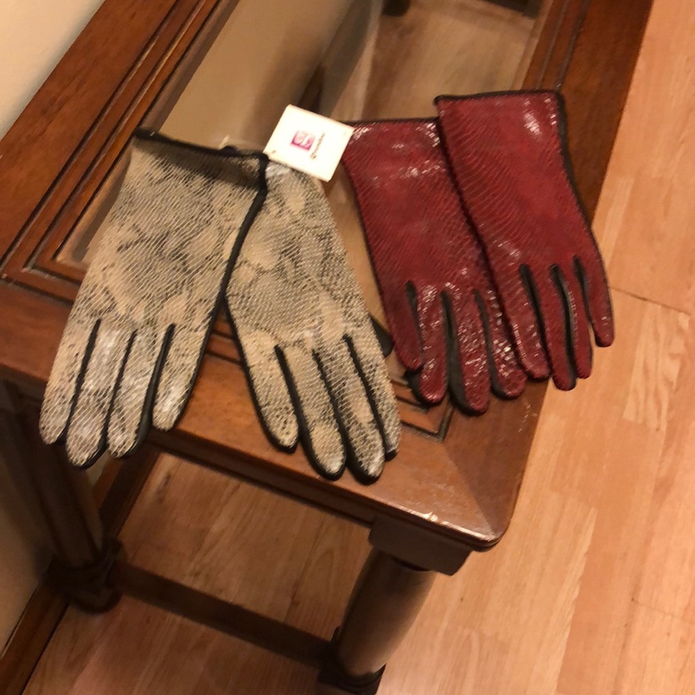 Women New NWOT Gloves Size L